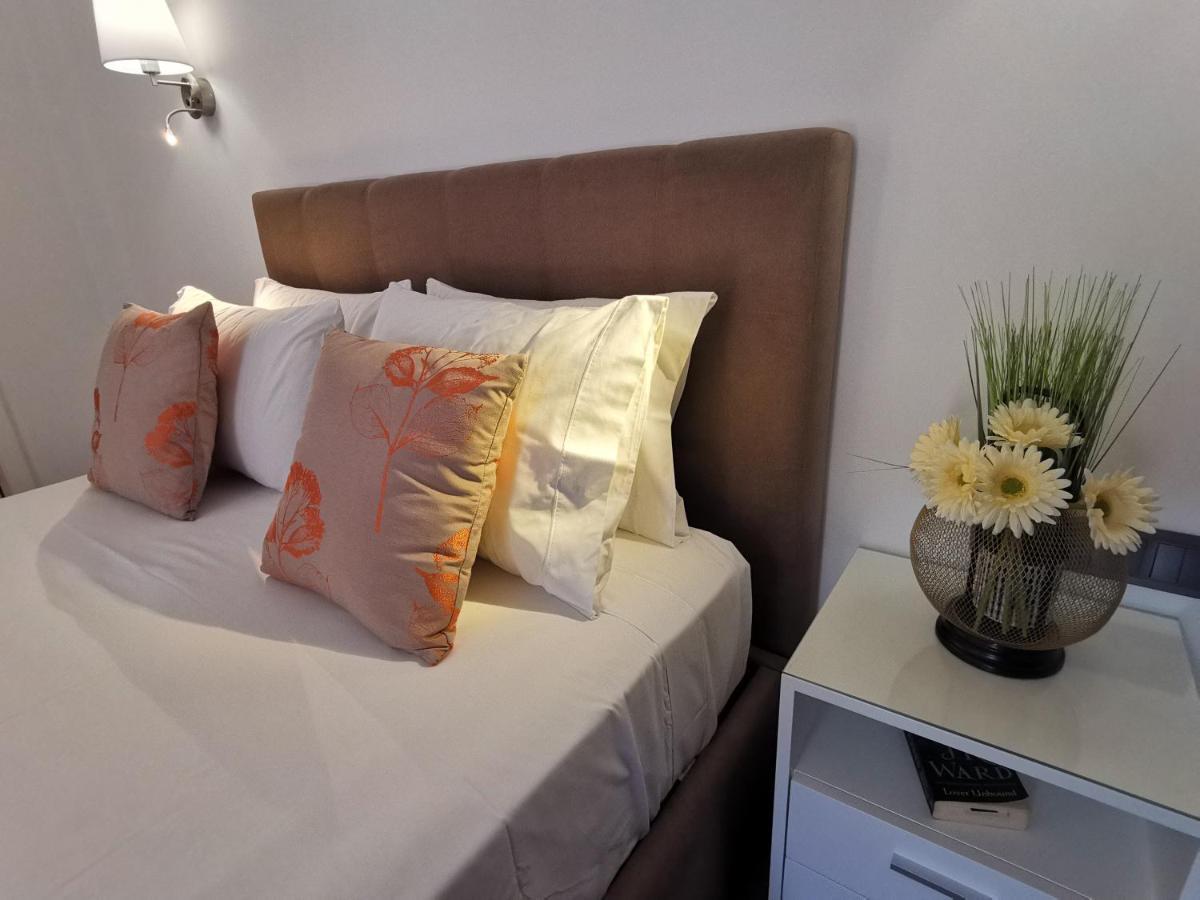 Charming Studios In Calheta Beach - Villa Esmeralda Buitenkant foto