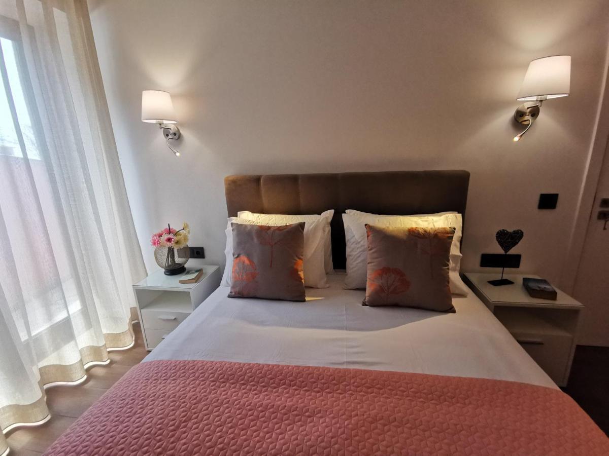 Charming Studios In Calheta Beach - Villa Esmeralda Buitenkant foto