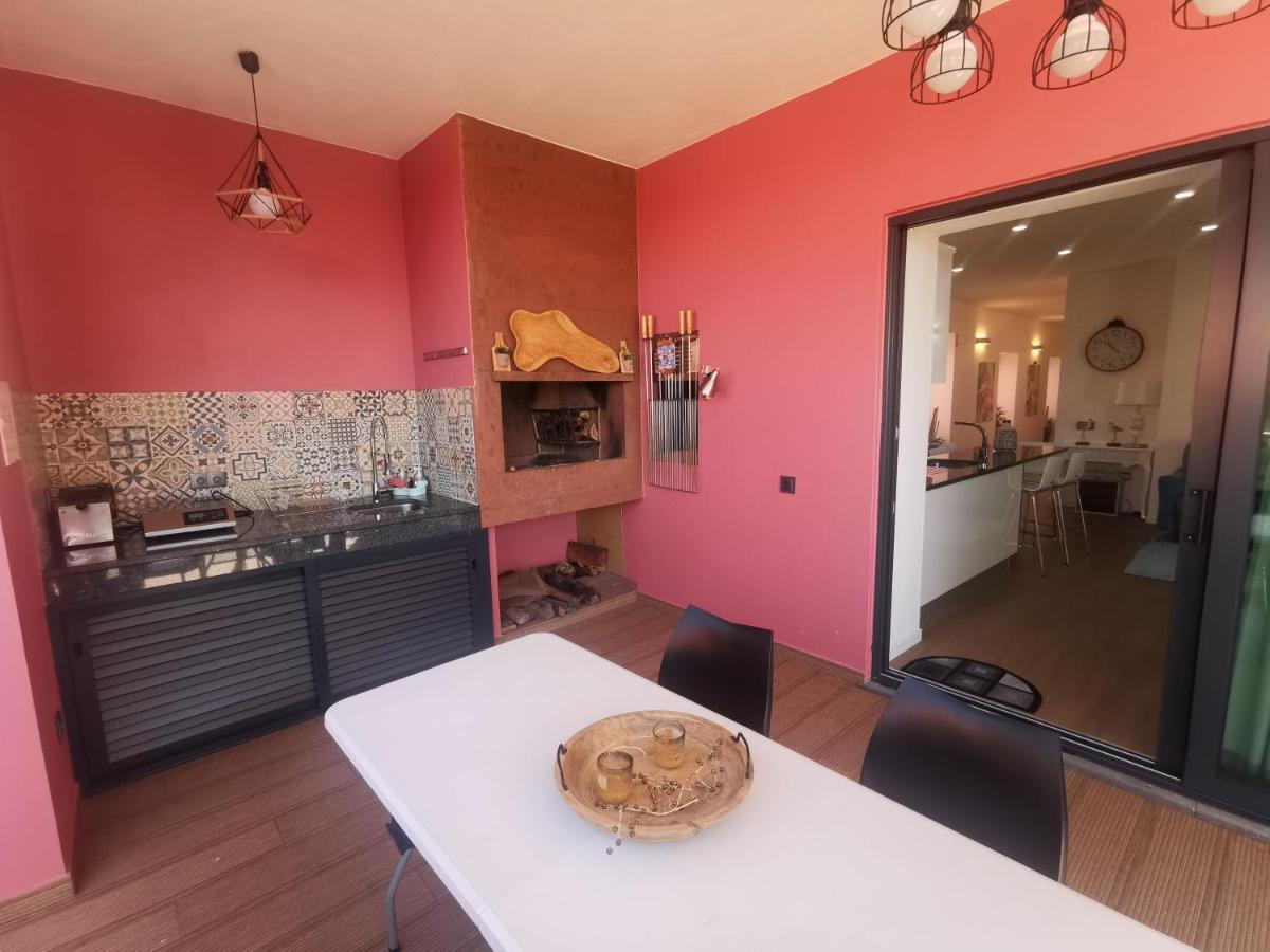Charming Studios In Calheta Beach - Villa Esmeralda Buitenkant foto